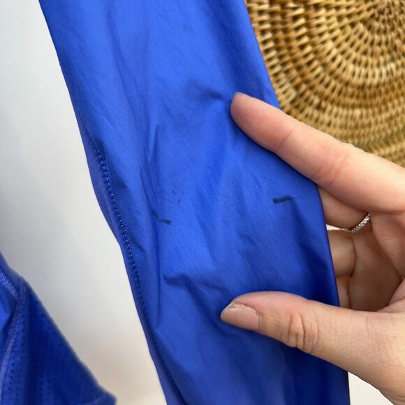 Lululemon Blue Lightweight Full Zip Up Jacket 2 Activewear Running Workout - Picture 9 of 9